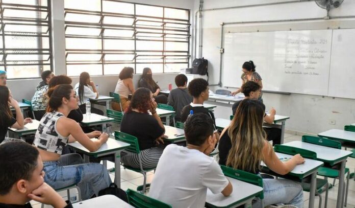 Educação de SP anuncia novas regras para atendimento de estudantes com autismo